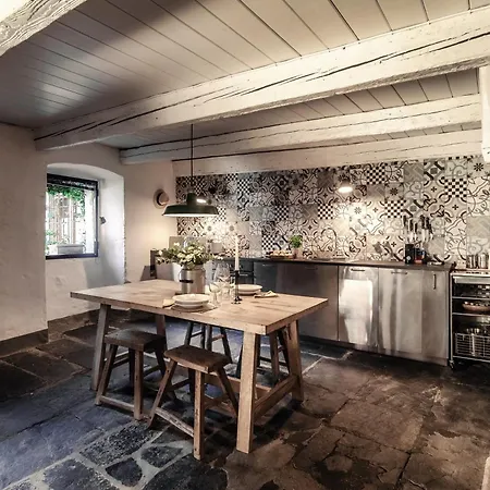 Semesterbostad Casa Isola - By Myhomeincomo *